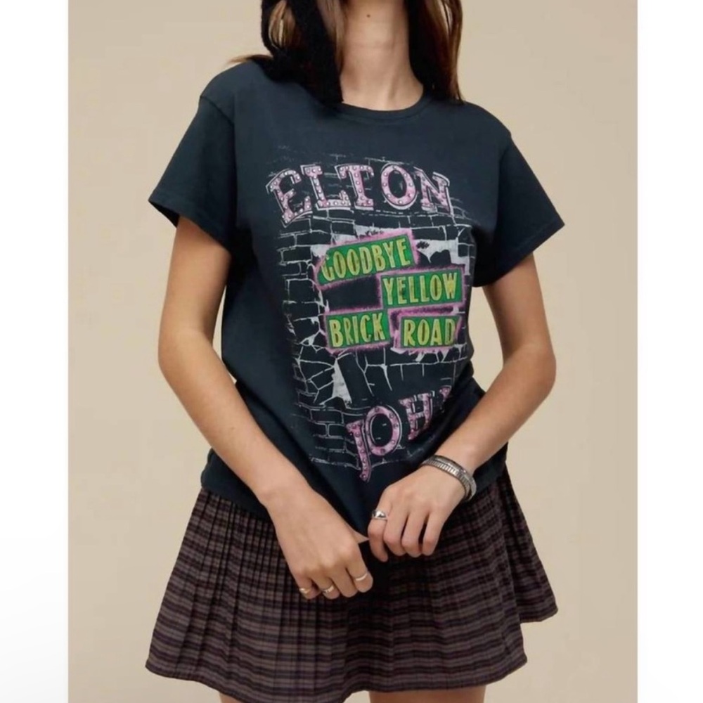 Daydreamer Medium NEW Elton John Goodbye Yellow Brick Road T-Shirt Grey - Picture 2 of 7
